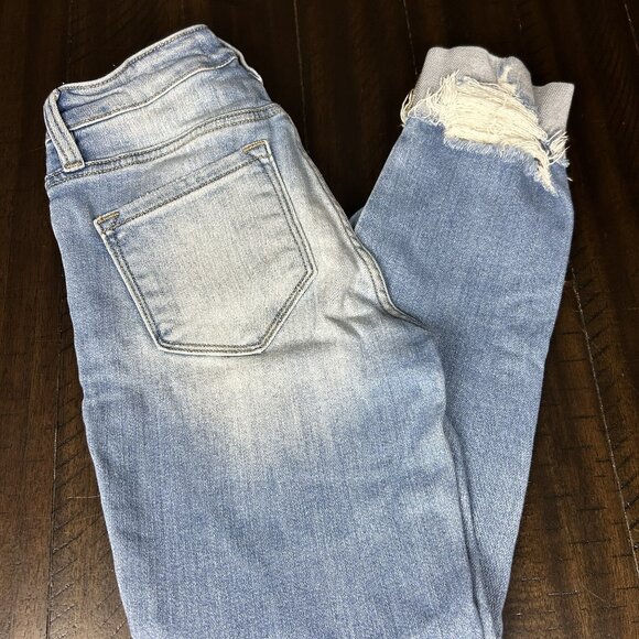 Kancan Distressed Light Wash Cuffed Ankle Jeans - Picture 6 of 6